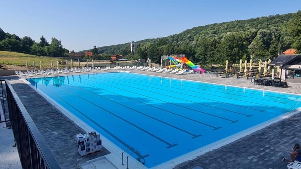 Seoski Turiziam Larva Trenkovo Exterior photo