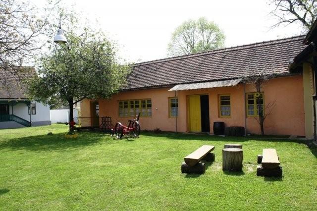 Seoski Turiziam Larva Trenkovo Exterior photo